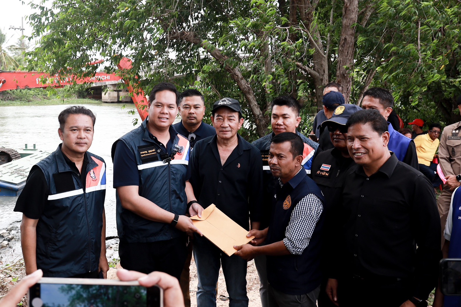 “ต้องพร้อมก่อนน้ำมา” “รมช.สรรเพชญ” เร่งเครื่องป้องกันน้ำท่วมสงขลา ลุยคลองอู่ตะเภา เปิดทางน้ำรับฤดูฝน เดินหน้าขุดลอกต่อเนื่อง 3 โครงการ – พรรคภูมิใจไทย : พูดแล้วทำ