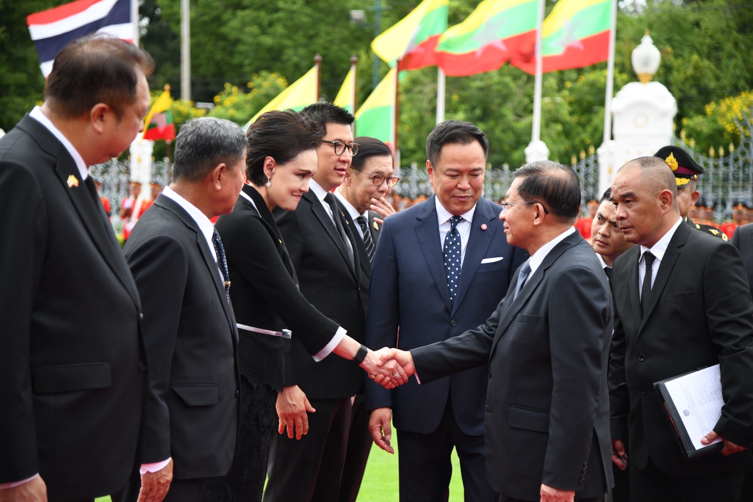นางศุภจี สุธรรมพันธุ์ รองนายกรัฐมนตรีและรัฐมนตรีว่าการกระทรวงพาณิชย์ ร่วมคณะนายอนุทิน ชาญวีรกูล นายกรัฐมนตรีและรัฐมนตรีว่าการกระทรวงมหาดไทย ให้การต้อนรับ นายมิน ออง ไลง์ ประธานาธิบดีสาธารณรัฐแห่งสหภาพเมียนมา ในโอกาสเดินทางเยือนไทยอย่างเป็นทางการในฐานะแขกข