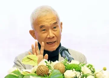 “สุวัจน์”ชี้เศรษฐกิจไทยโตต่ำ-หนี้พุ่ง แนะรัฐ-เอกชนร่วมแก้