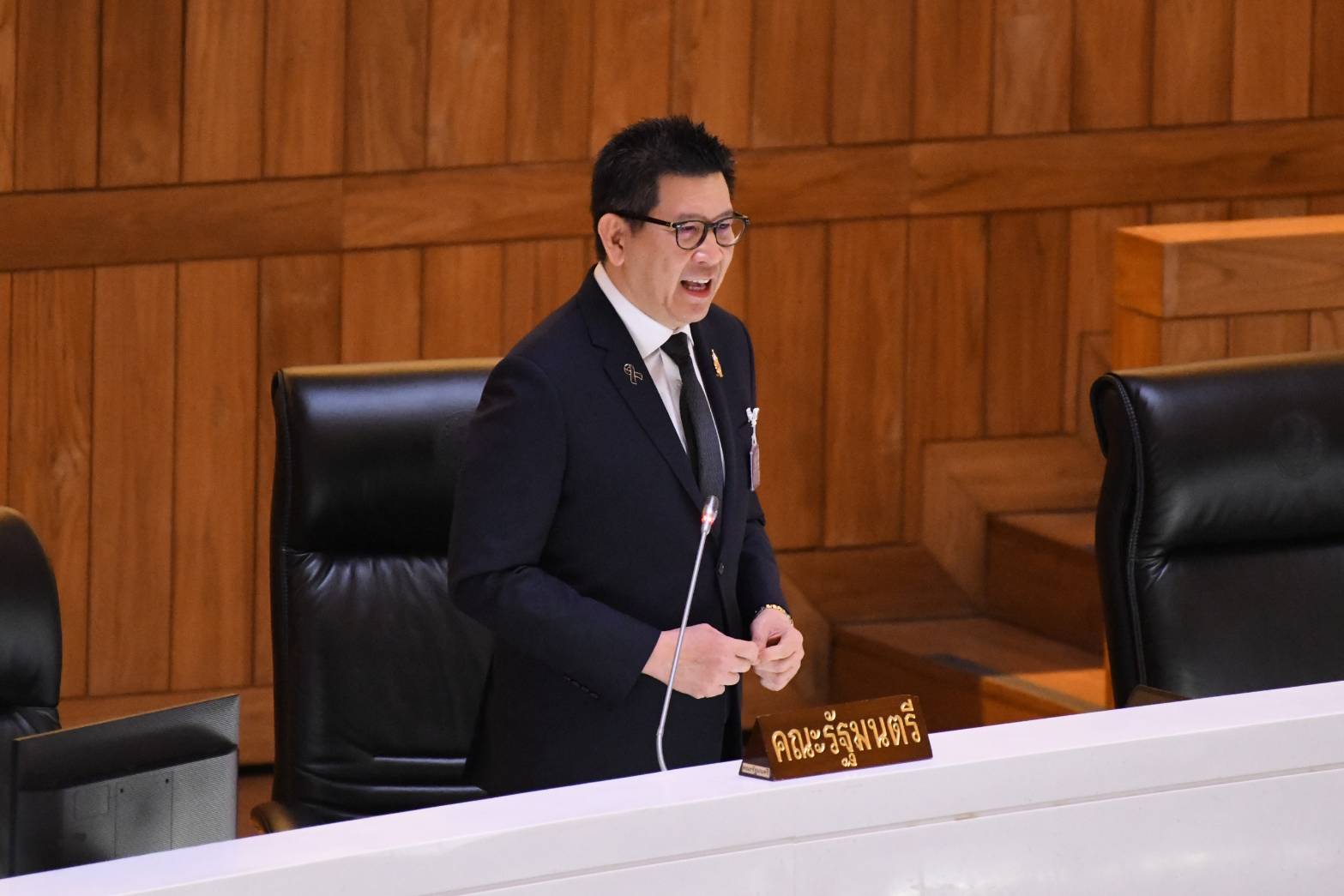 “รองนายกฯ เอกนิติ” ยัน พ.ร.ก.กู้เงินพลังงานจำเป็นต่อความมั่นคงเศรษฐกิจ ย้ำรัฐบาลไม่ตีเช็คเปล่า กู้ตามใช้จริง คุมหนี้ โปร่งใส วินัยคลังยังแข็งแรง – พรรคภูมิใจไทย : พูดแล้วทำ