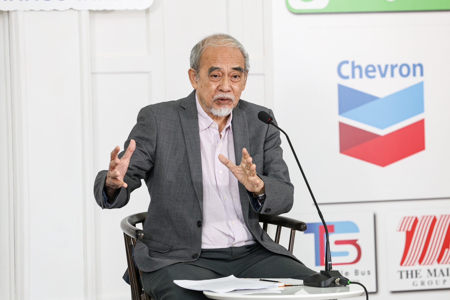 ‘ธีรยุทธ’ ผ่าการเมือง 3 ขั้ว ‘คนรุ่นใหม่-บ้านใหญ่-อนุรักษ์’ เตือนจุดเปลี่ยนใหญ่