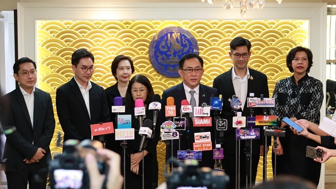 ‘พูนพงษ์’-วางเกมรับมือค่าครองชีพผันผวนจากราคาพลังงาน-ชุมนุมประท้วงในยุโรป
